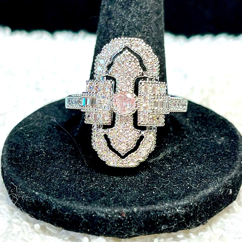 Romantic art deco style silver ring, very detailed with clear rhinestones